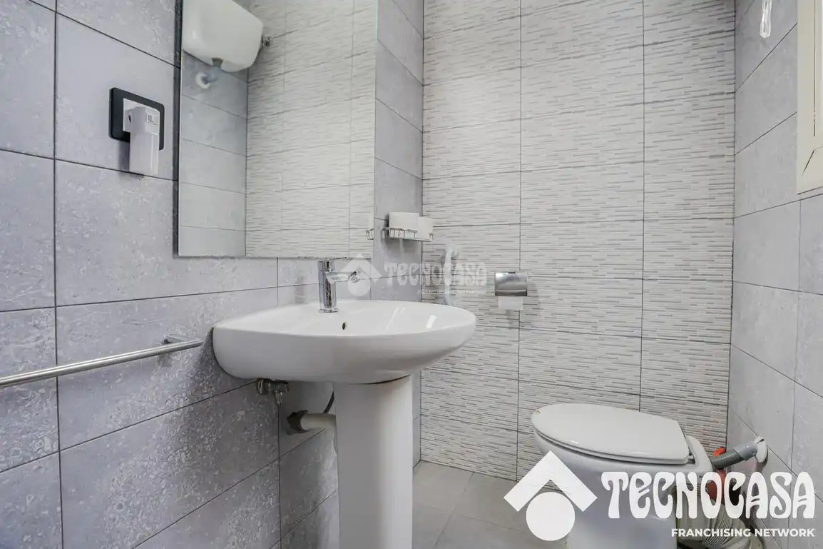 Bathroom of Flat for sale in Mataró