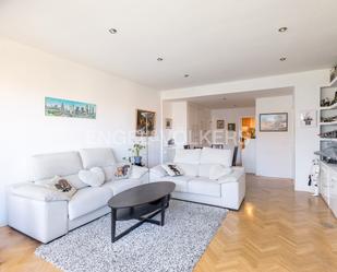 Sala d'estar de Apartament en venda en  Madrid Capital amb Aire condicionat i Calefacció