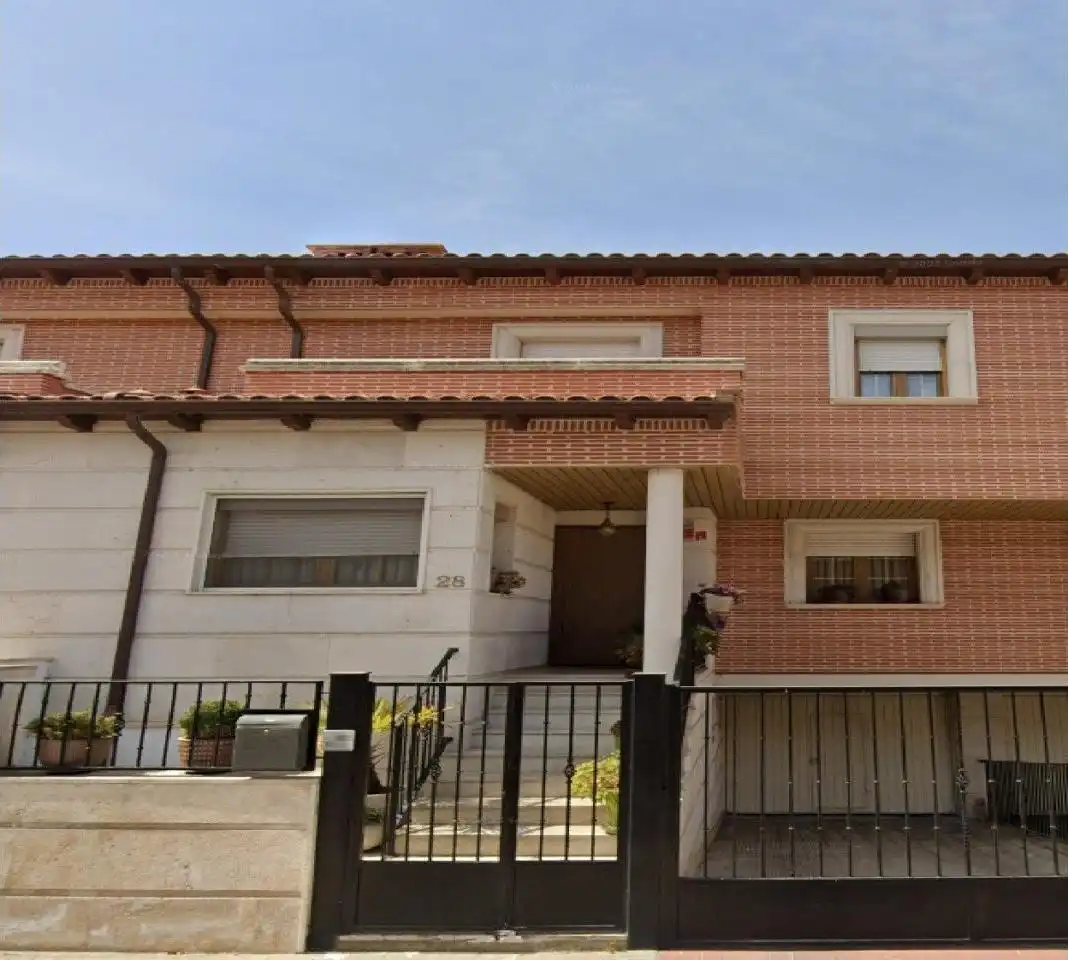 Reihenhaus mit Terrasse zum Verkauf in Calle AVELINO HERNANDEZ LUCAS 28