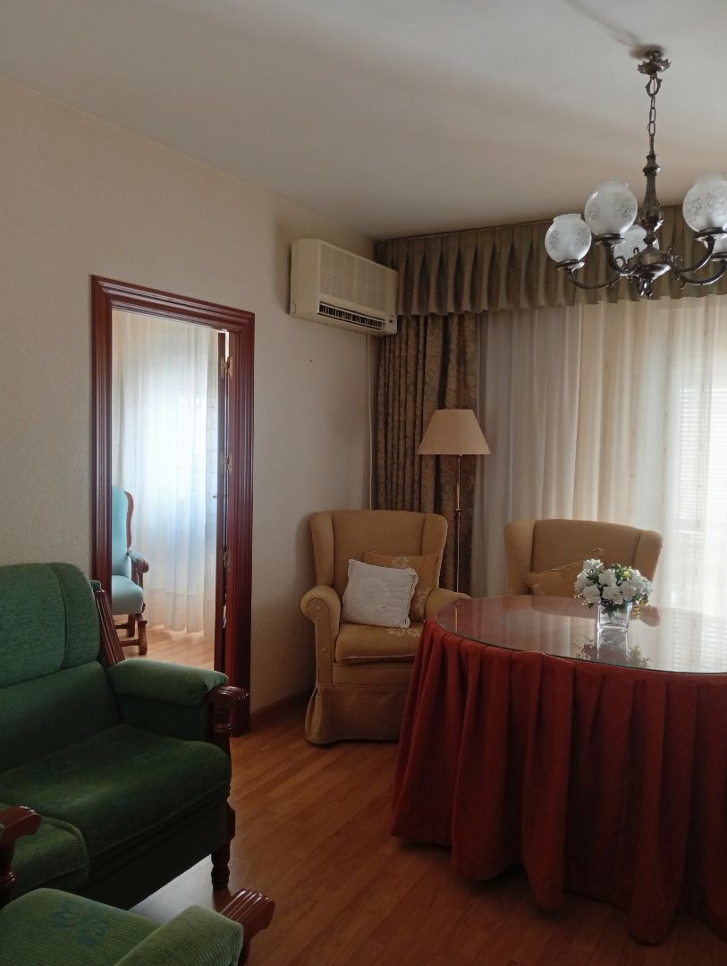 Sala de estar de Piso en venta en  Jaén Capital con Aire acondicionado, Amueblado y Balcón