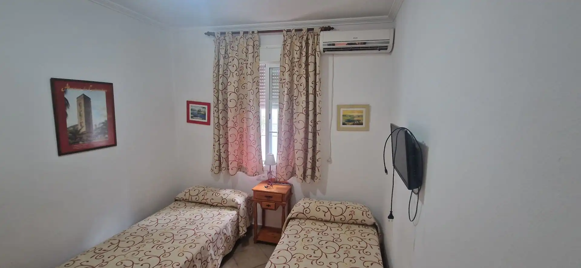 Dormitori de Casa o xalet en venda en El Portil amb Aire condicionat, Calefacció i Jardí privat