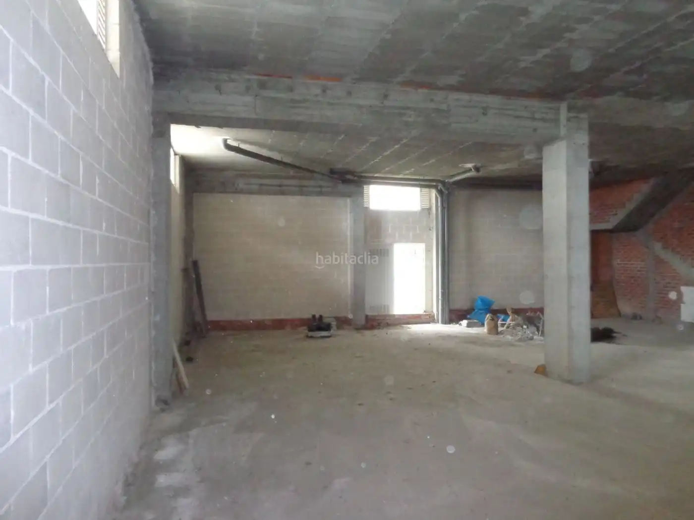 Local comercial en venta en Avenida Rosalía de Castro 98, imagen 2