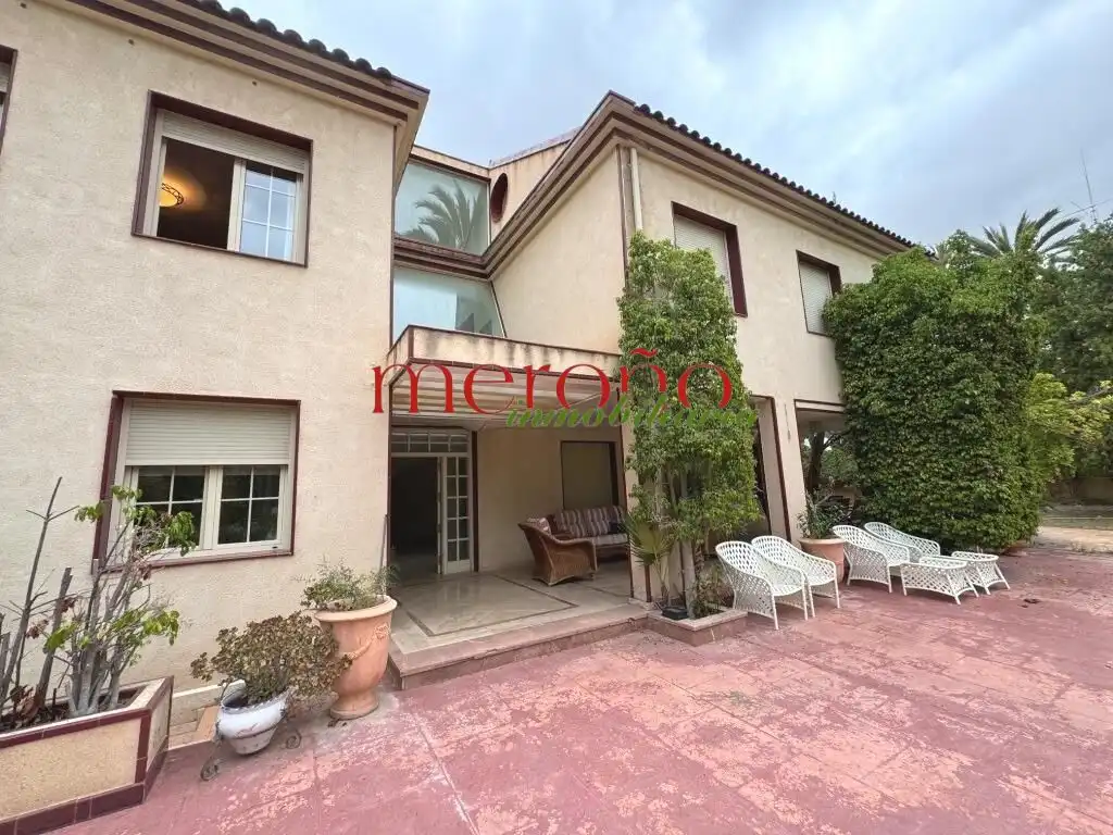 Detached house with pool for sale in Alzabares