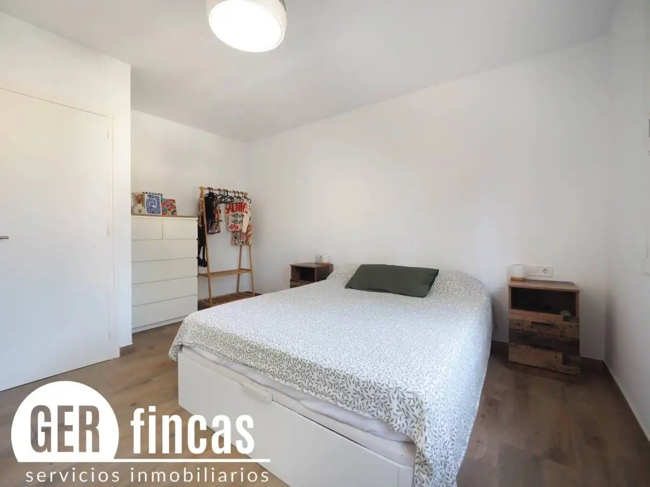 Bedroom of Flat for sale in Terrassa  with Alarm