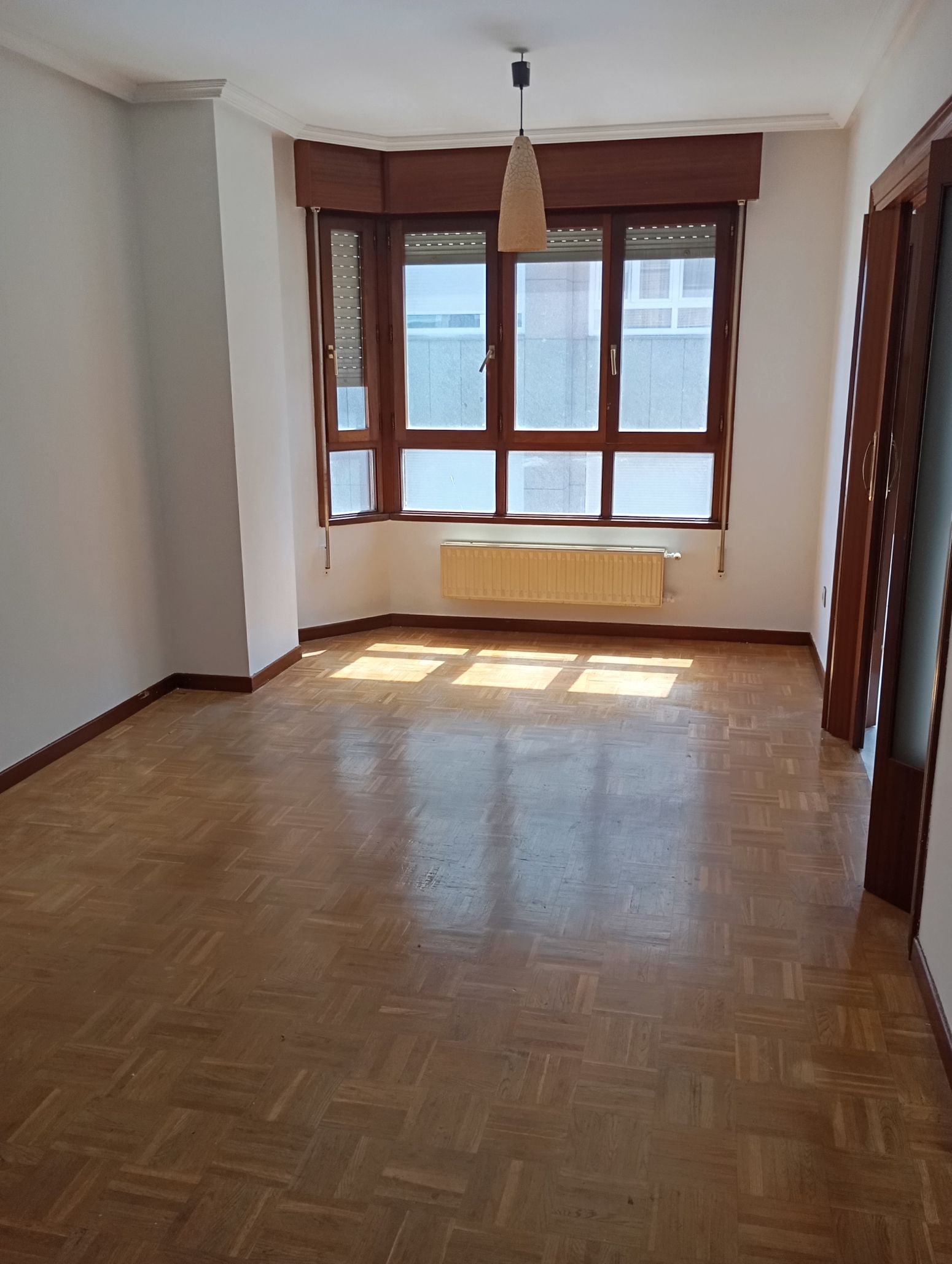 Living room of Flat to rent in Gijón   with Heating, Parquet flooring and Storage room