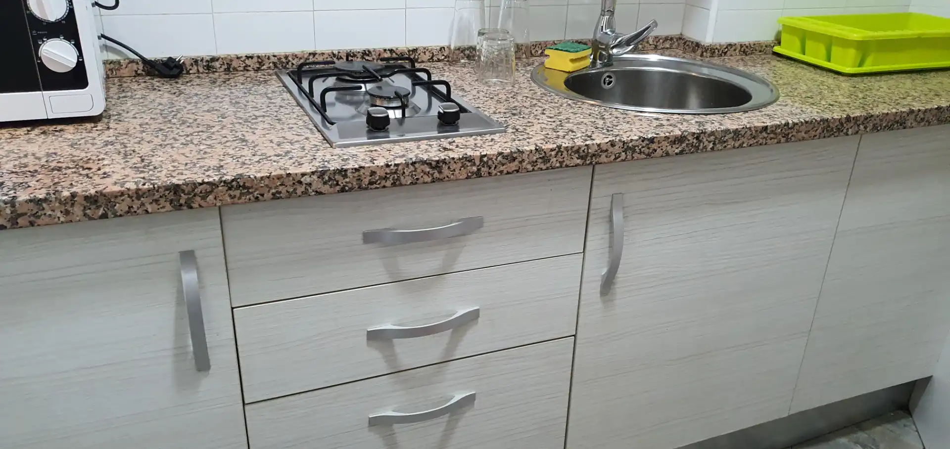 Cuina de Pis en venda en Granada amb Aire condicionat i Moblat