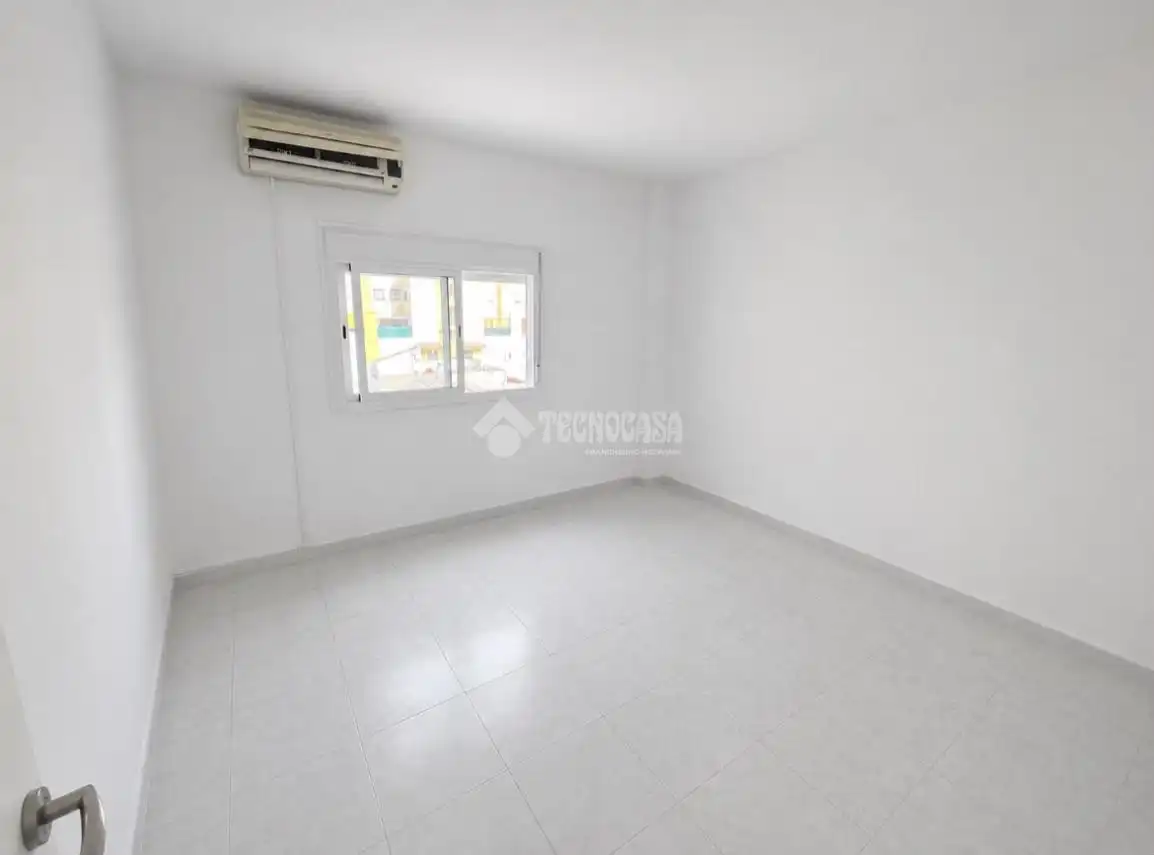 Bedroom of Flat for sale in San Juan de Aznalfarache