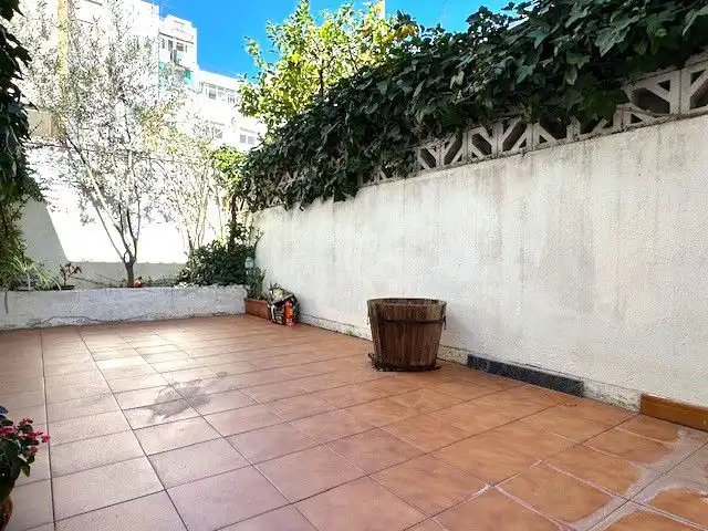 Terrasse von Einfamilien-Reihenhaus zum Verkauf in Sant Boi de Llobregat mit Klimaanlage, Heizung und Terrasse