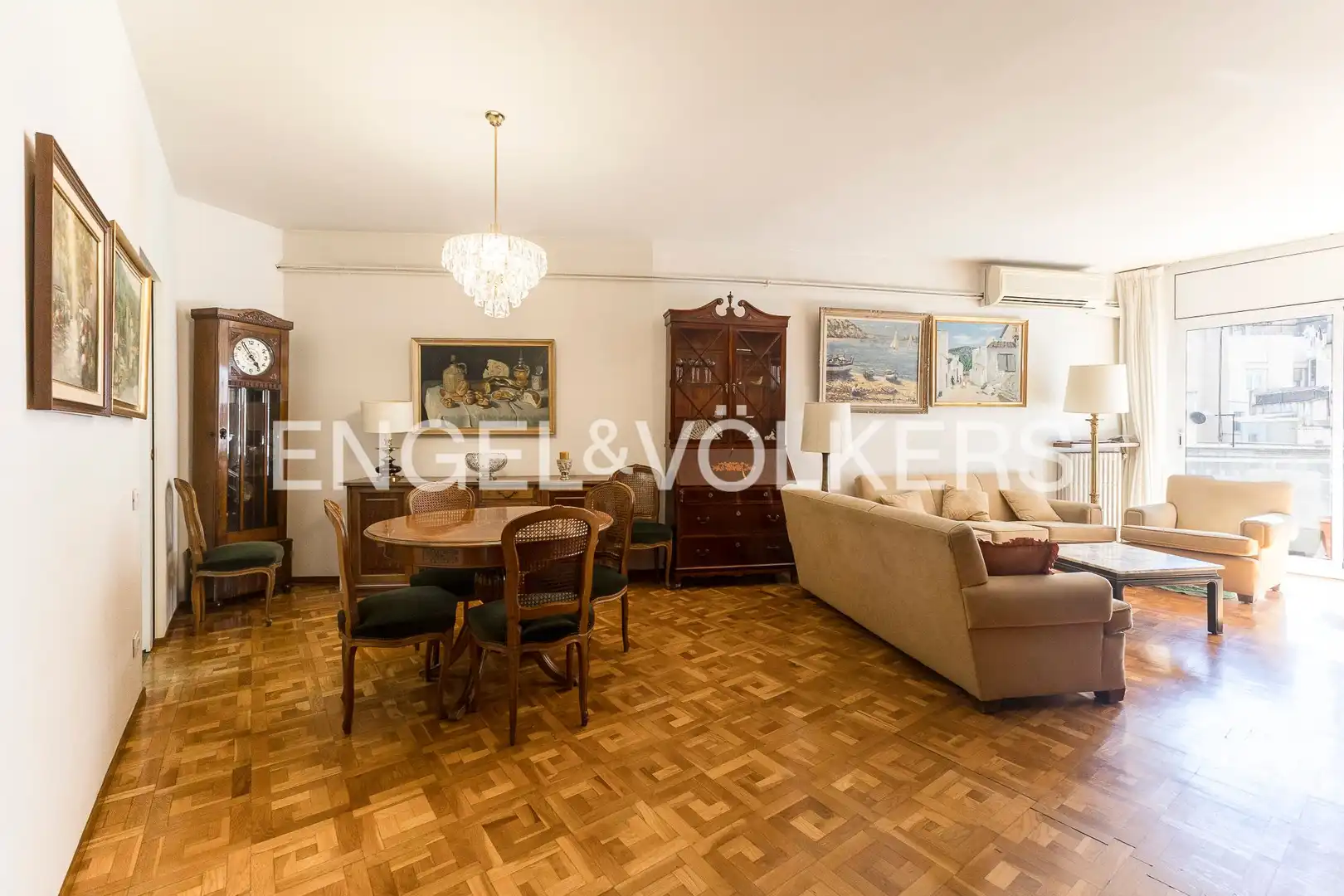 Living room of Flat for sale in  Barcelona Capital  with Air Conditioner, Heating and Parquet flooring