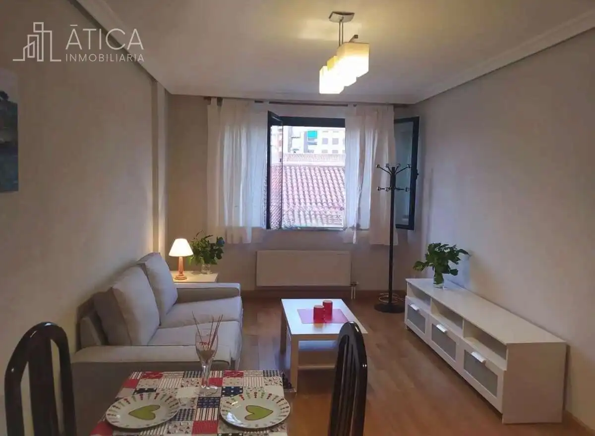 Sala de estar de Apartamento de alquiler en Salamanca con Calefacción y Amueblado