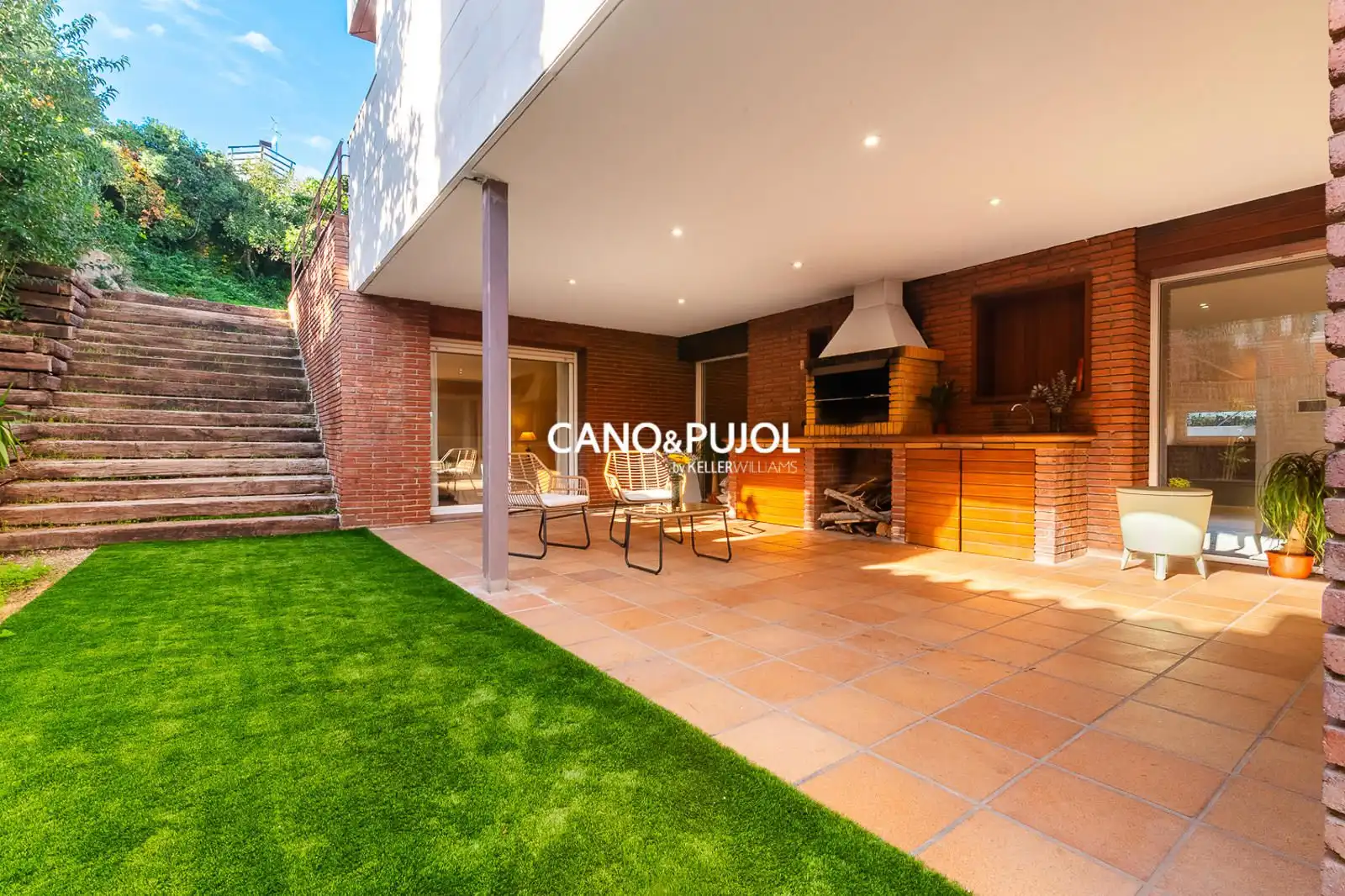 Terrace of Houses for sale in Sant Cugat del Vallès  with Air Conditioner, Terrace and Swimming Pool