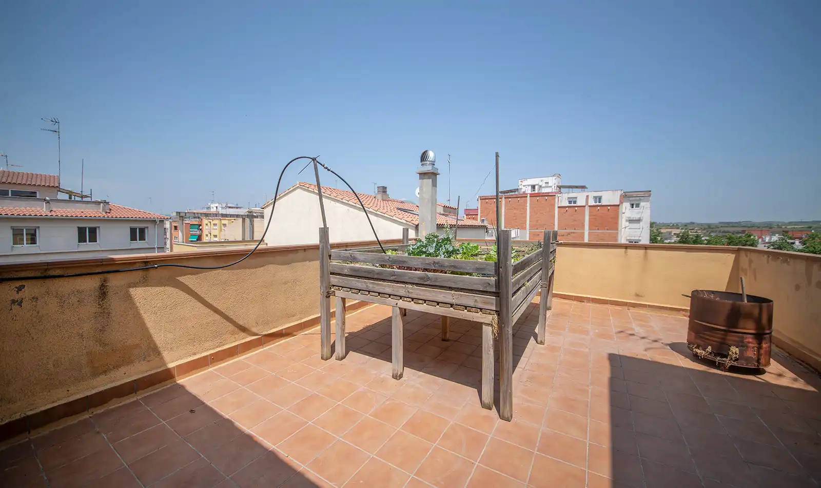 Casa adosada en venta en Carrer de la Beneficència, Les Clotes