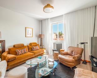 Sala d'estar de Apartament en venda en  Madrid Capital amb Aire condicionat