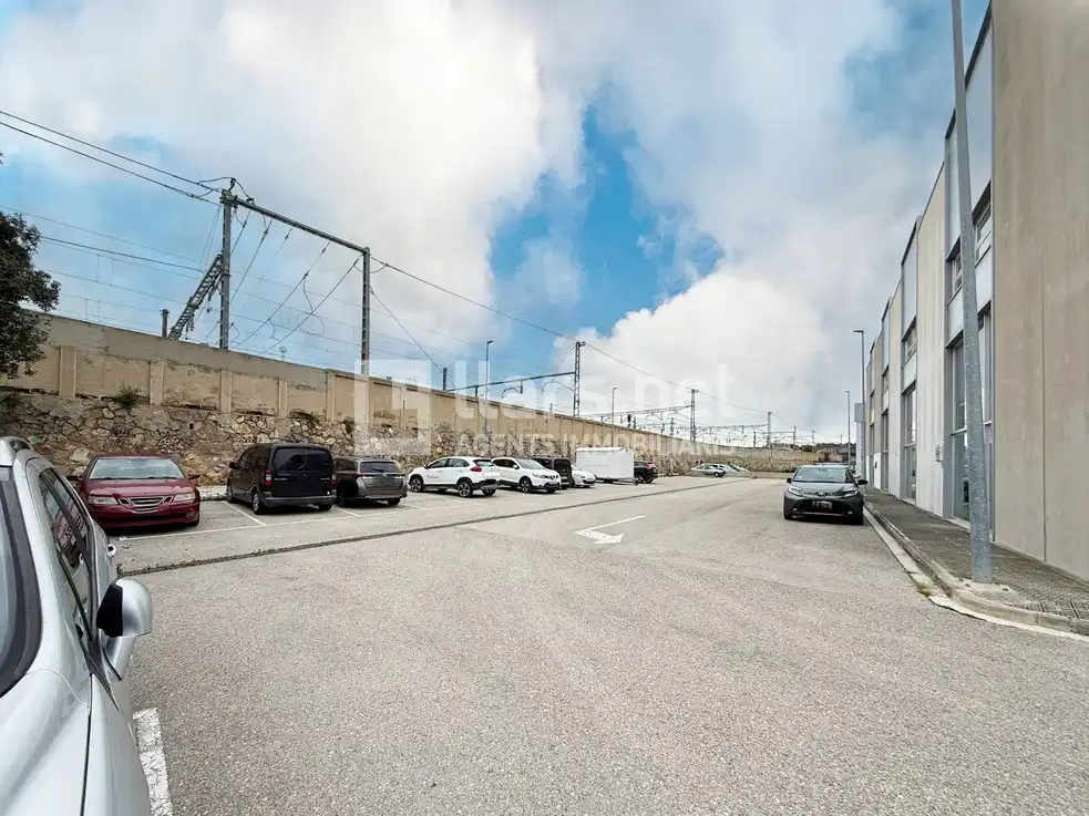 Exterior view of Industrial buildings for rent in Vilanova i la Geltrú