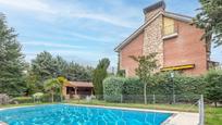 Piscina de Casa o xalet en venda en Becerril de la Sierra amb Calefacció, Jardí privat i Terrassa