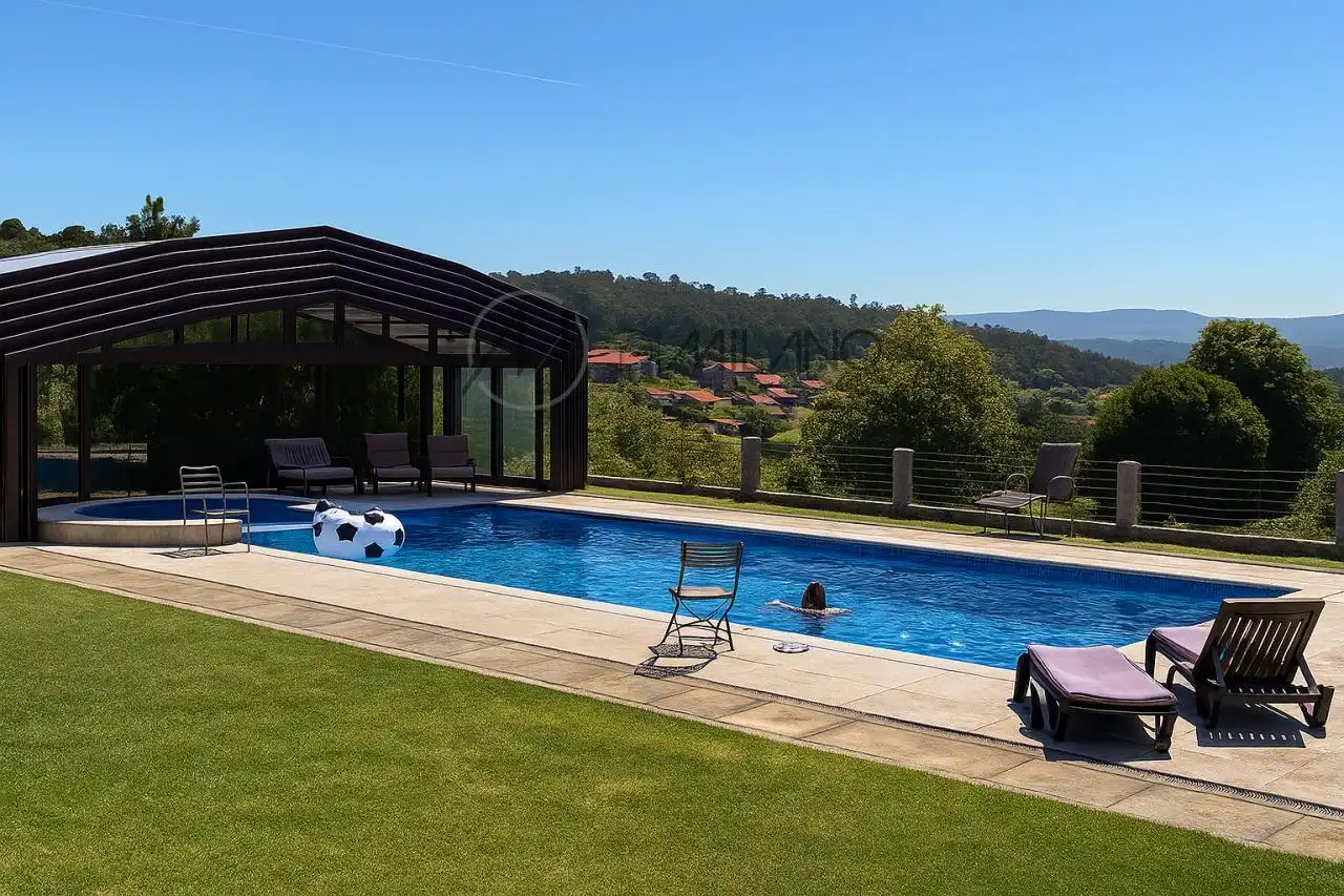 Piscina de Casa o chalet en venta en Poio con Calefacción, Jardín privado y Parquet