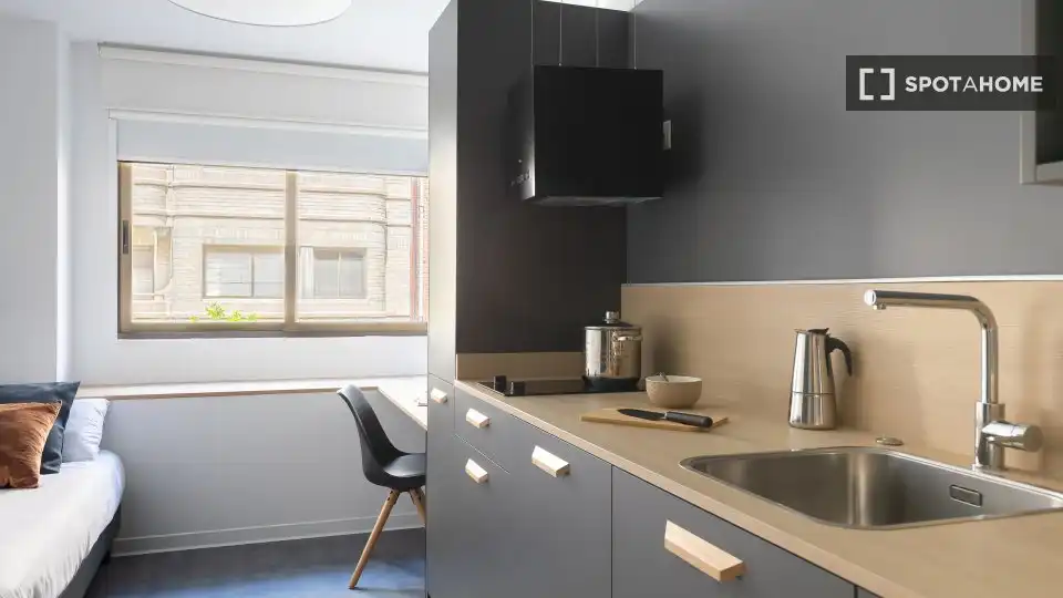 Cocina de Piso de alquiler en Valencia con Aire acondicionado, Calefacción y Amueblado