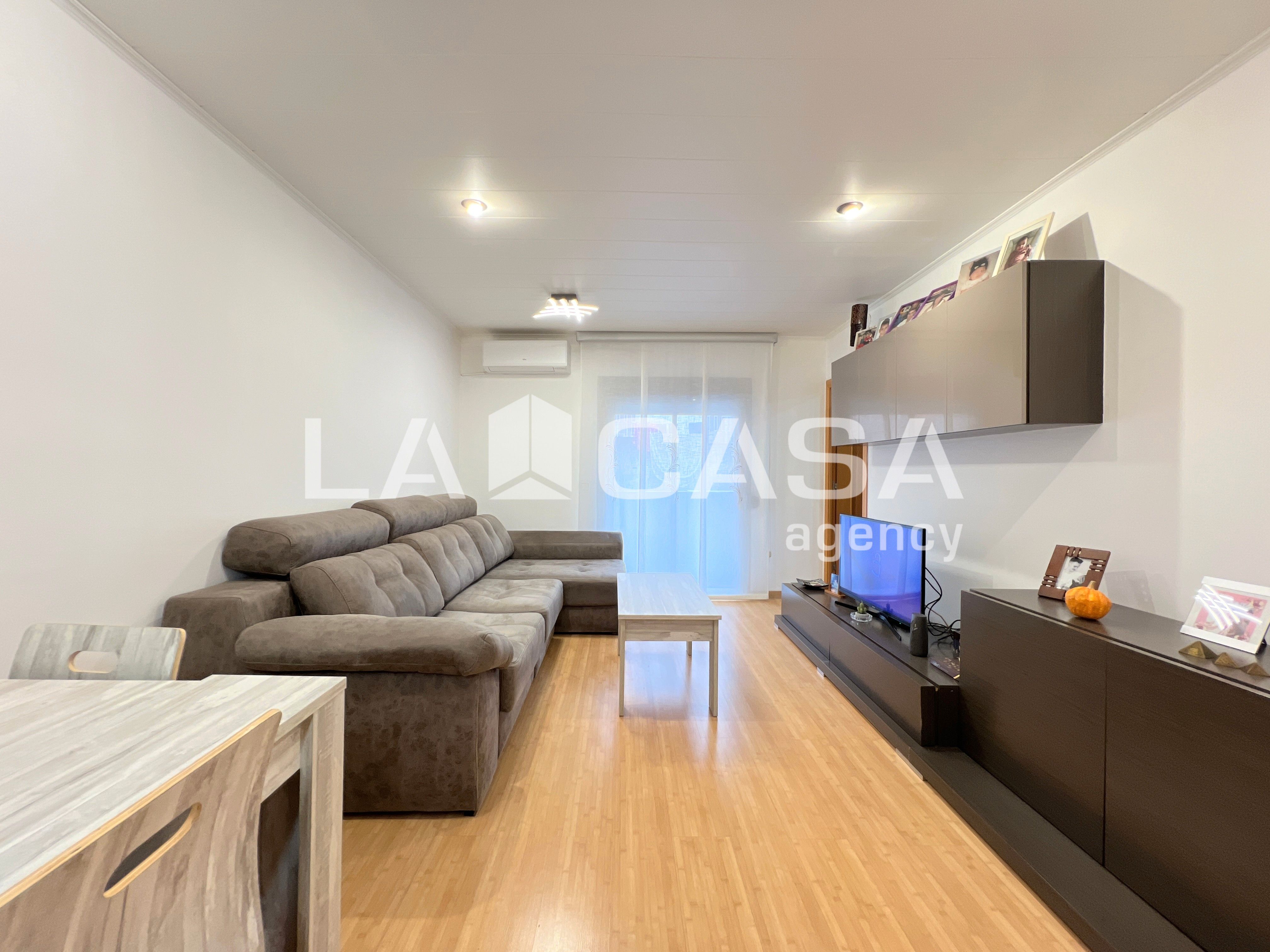 Sala d'estar de Pis en venda en Badalona amb Calefacció i Balcó