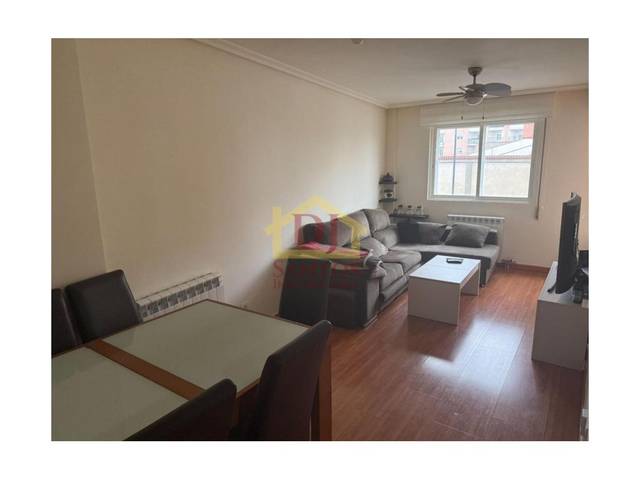 Piso en Venta en Avenida José García Santos en Villares de la Reina