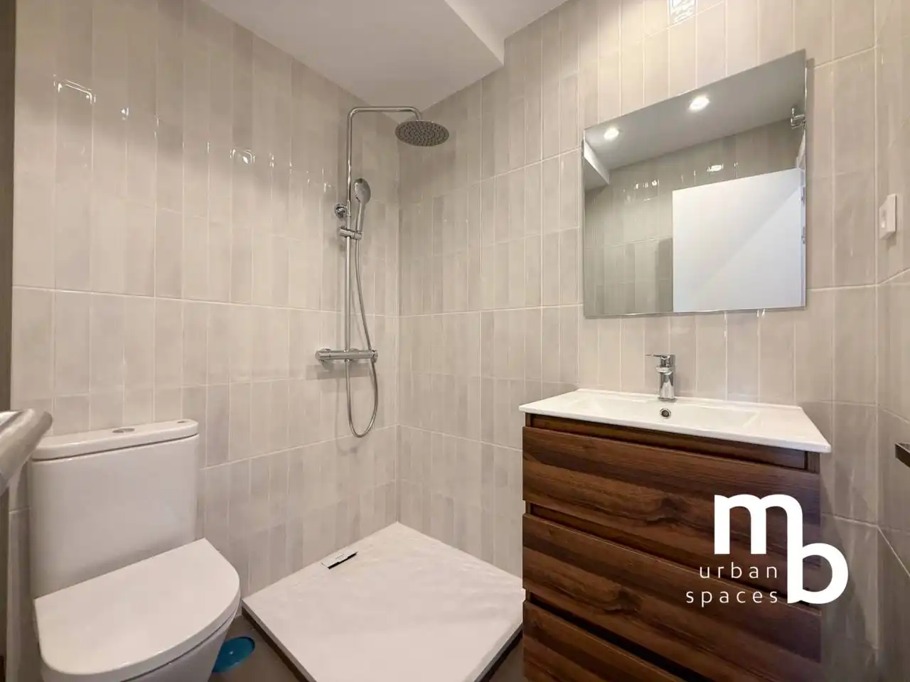 Baño de Piso de alquiler en Madrid con Aire acondicionado, Calefacción y Terraza