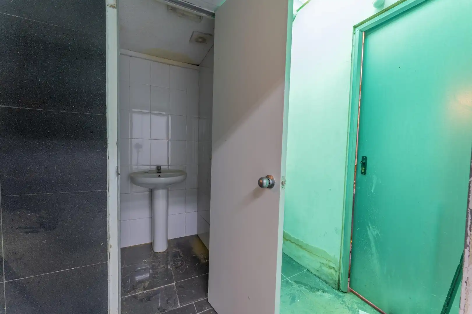 Baño de Local de alquiler en Elche / Elx con Aire acondicionado