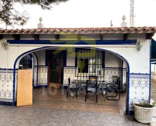 Vista exterior de Casa o xalet en venda en Sueca amb Terrassa i Piscina