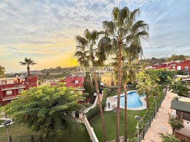 Adosado con piscina en venta en Chilches