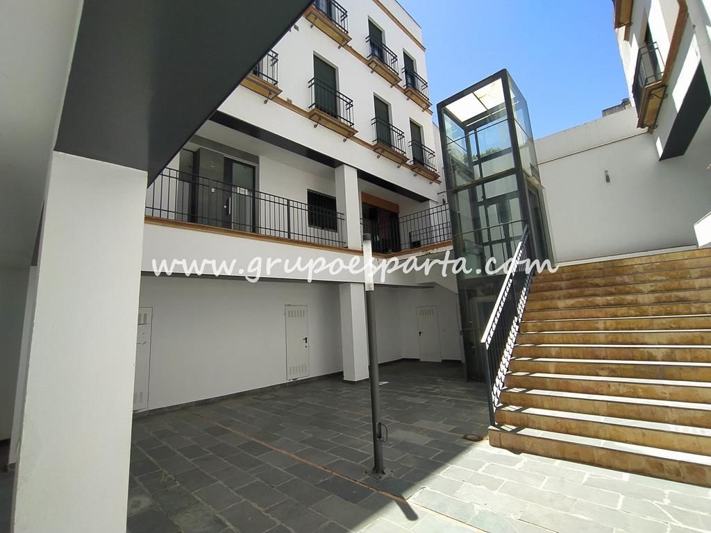 Premises for sale in Plaza Virgen de los Reyes, Sanlúcar la Mayor