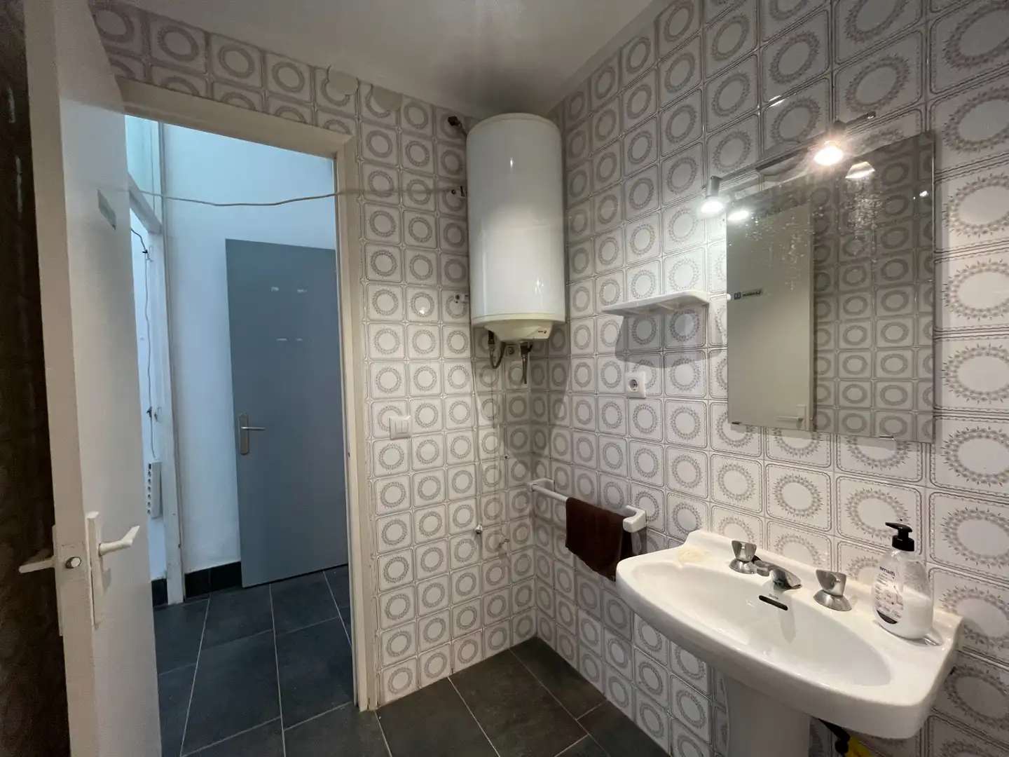 Baño de Local de alquiler en Girona con Aire acondicionado