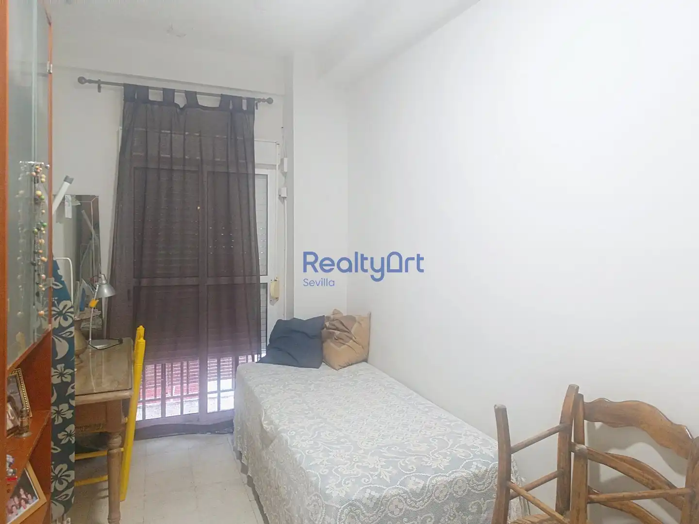 Bedroom of Flat for sale in Sevilla