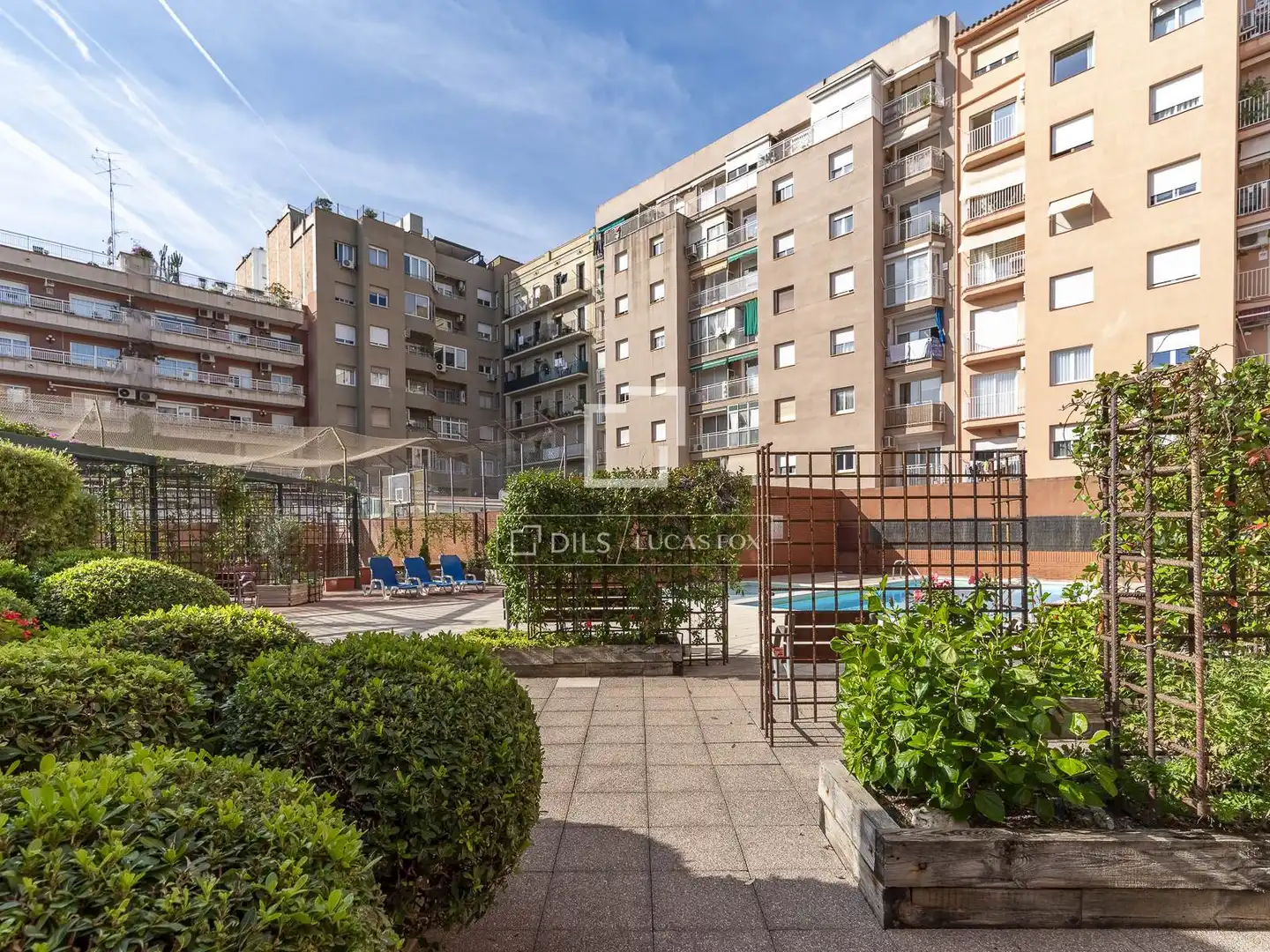 Außenansicht von Dachboden zum Verkauf in Barcelona mit Klimaanlage, Heizung und Terrasse