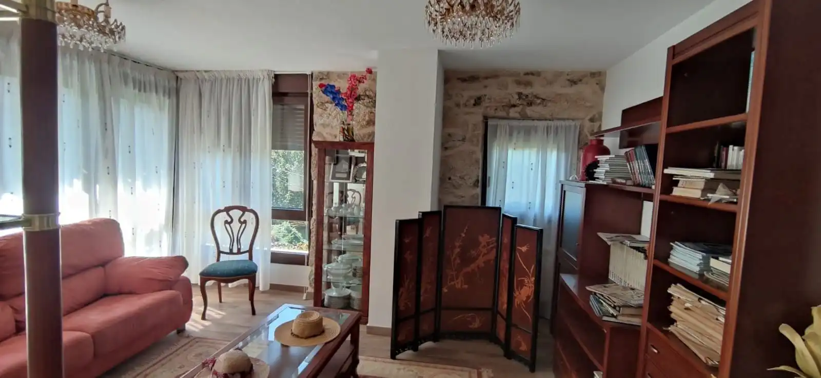Sala d'estar de Casa o xalet en venda en Crecente amb Jardí privat i Moblat