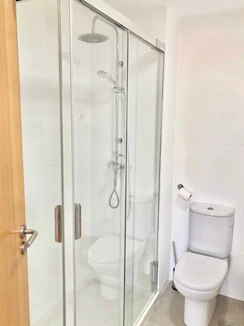 Badezimmer von Wohnungen zur Miete in Sant Joan d'Alacant mit Klimaanlage, Heizung und Möbliert