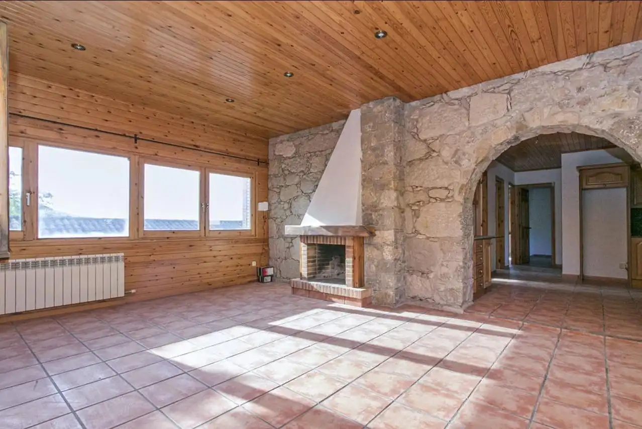 Flat for sale in Cercs, Barcelona