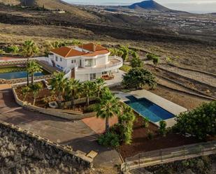 Vista exterior de Casa o xalet en venda en San Miguel de Abona amb Aire condicionat, Jardí privat i Terrassa