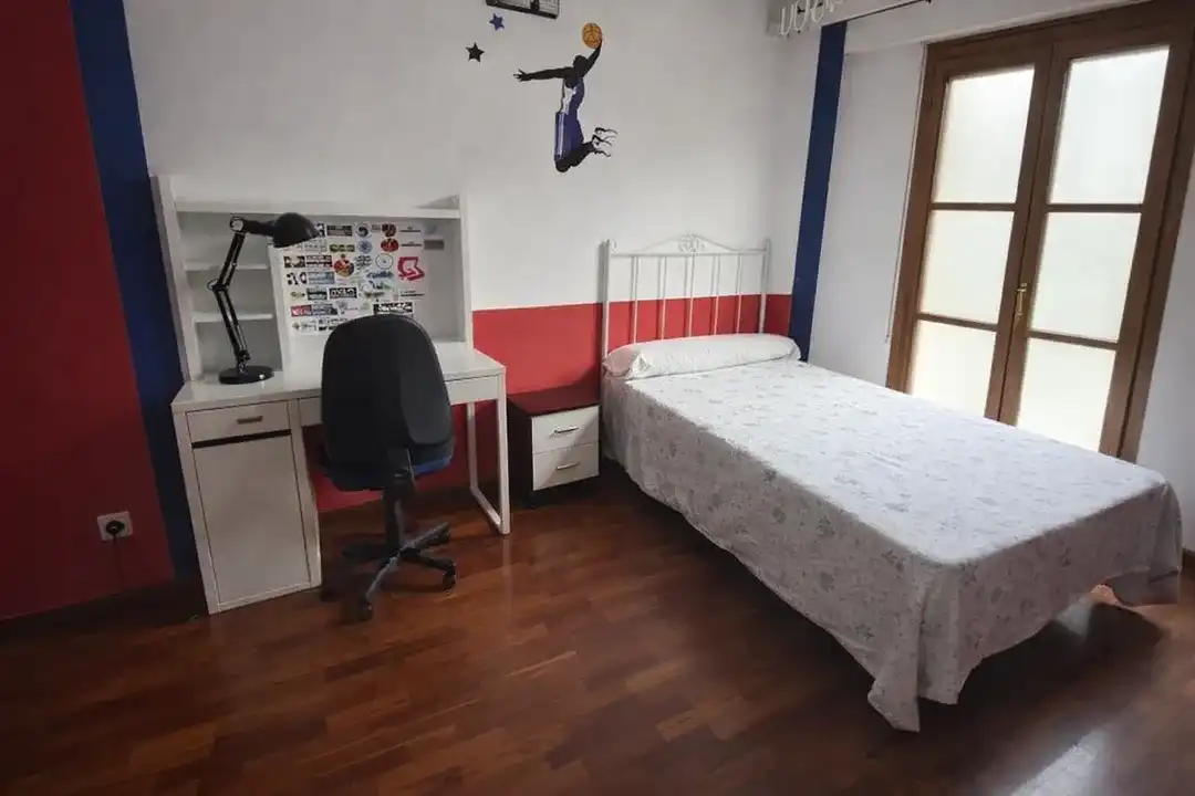 Habitación de Casa adosada en venta en Salvatierra / Agurain con Calefacción y Jardín privado