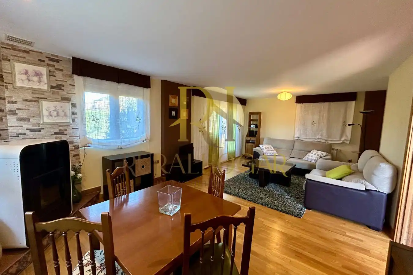 Vista exterior de Casa o chalet en venta en Riaño con Calefacción, Jardín privado y Terraza