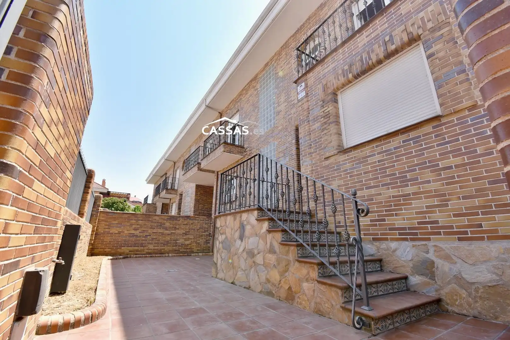 Exterior view of Detached homes for sale in Torrejón de Ardoz  with Air Conditioner, Heating and Parquet flooring