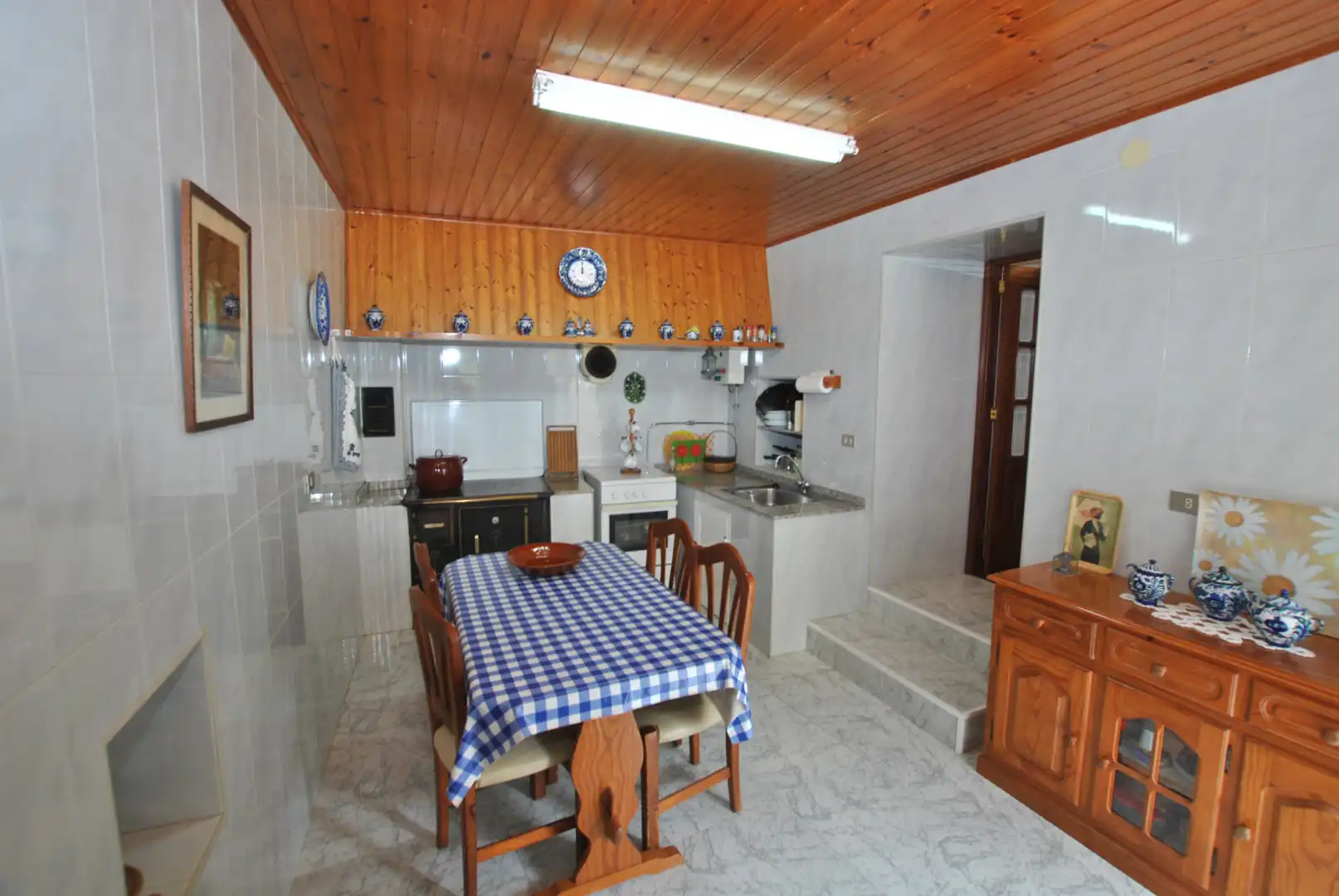 Cocina de Casa adosada en venta en A Arnoia con Terraza, Trastero y Horno