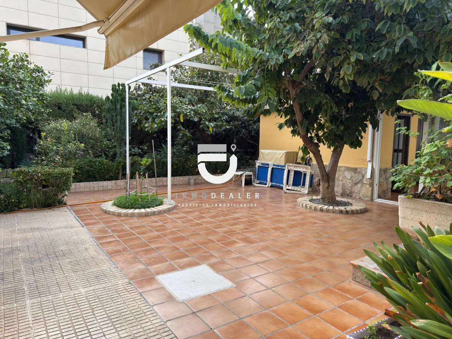 Terrassa de Casa o xalet en venda en Oliva amb Jardí privat, Terrassa i Piscina