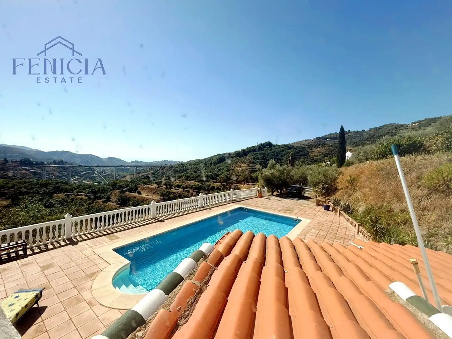Vista exterior de Casa o chalet en venta en Almuñécar con Terraza, Trastero y Piscina