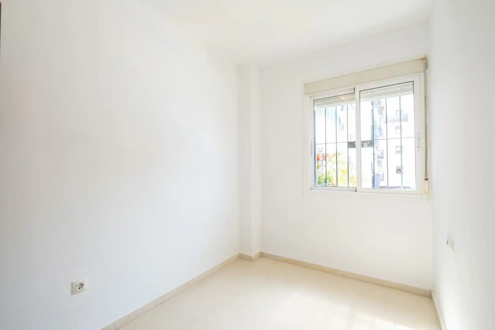 Habitación de Dúplex en venta en Sevilla con Aire acondicionado y Piscina comunitaria