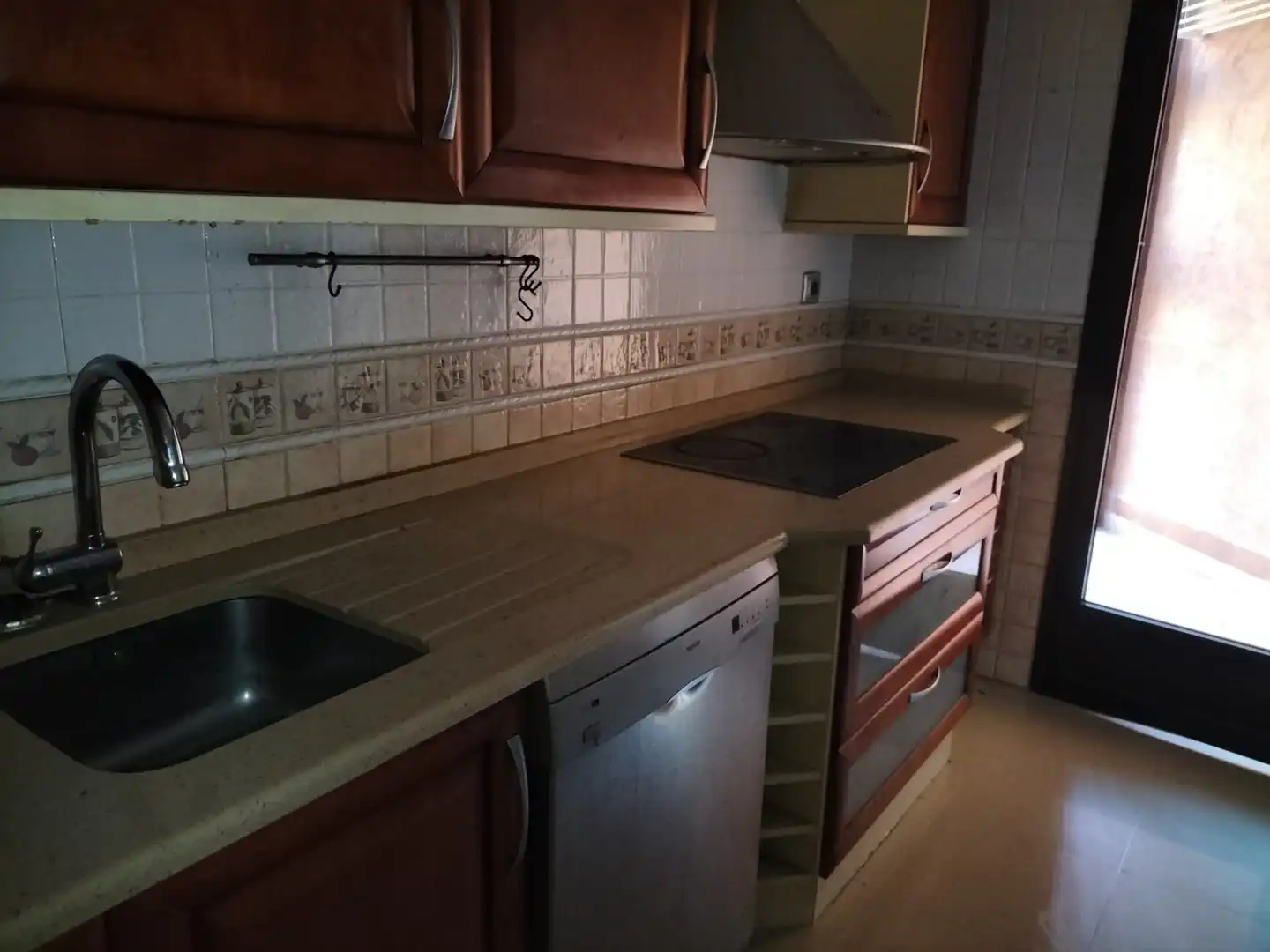 Cocina de Piso en venta en Madrid con Jardín privado, Trastero y Alarma
