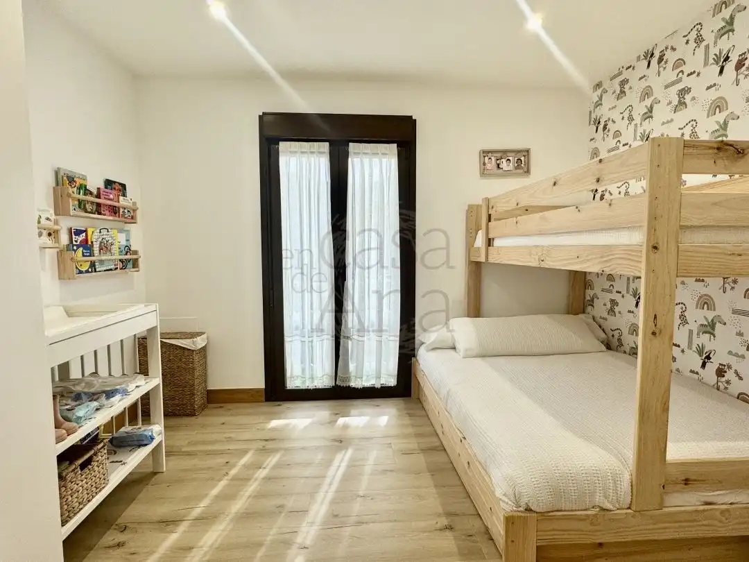 Dormitori de Casa o xalet en venda en Lemoa amb Calefacció, Jardí privat i Moblat