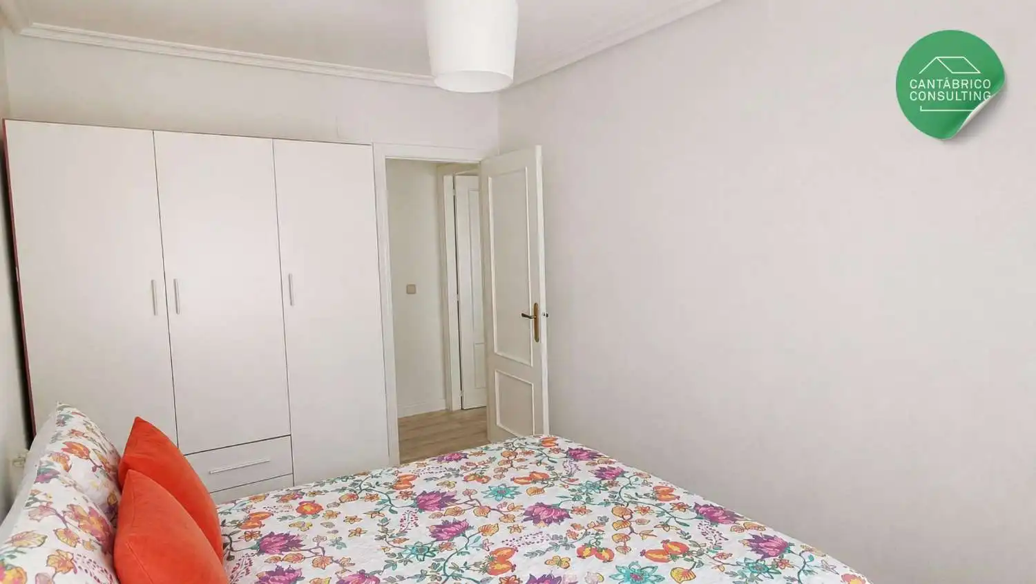 Bedroom of Flat for sale in Navia  with Heating, Terrace and Furnished