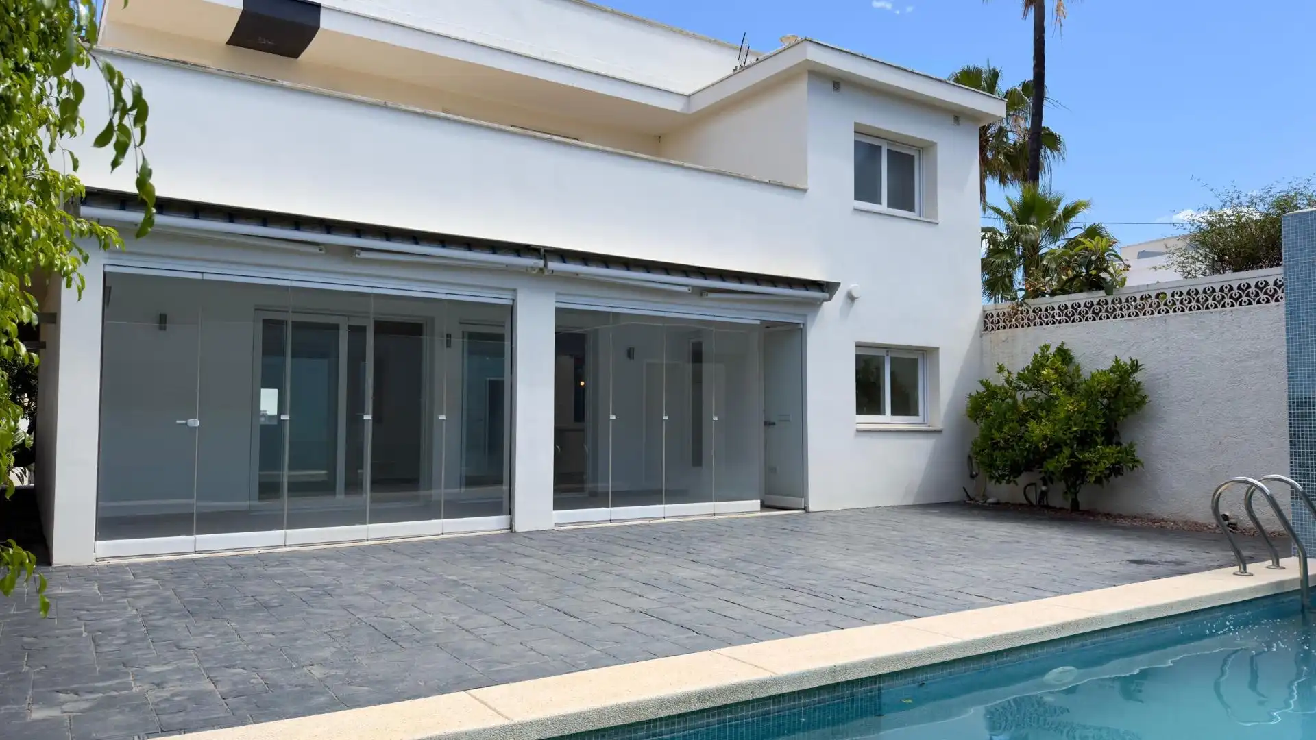 Exterior view of Detached homes for sale in L'Alfàs del Pi  with Air Conditioner, Heating and Terrace