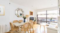 Sala d'estar de Apartament en venda en  Madrid Capital amb Aire condicionat, Calefacció i Terrassa