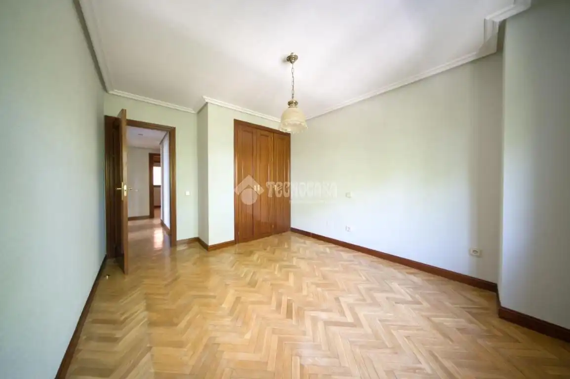 Bedroom of Flat for rent in Valladolid  with Heating and Community pool