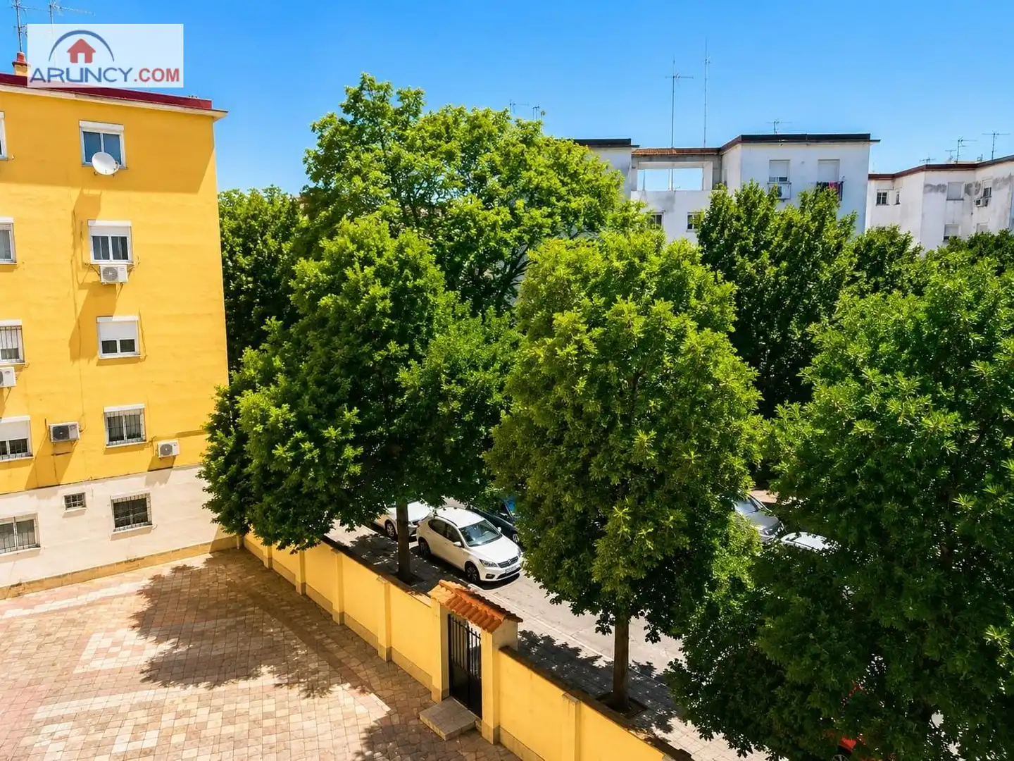 Exterior view of Flat for sale in Sevilla