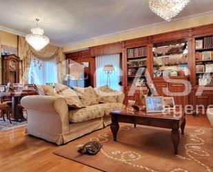 Living room of House or chalet for sale in Valladolid Capital  with Heating and Swimming Pool